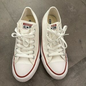 Brand new white classic converse 5mens 7 women